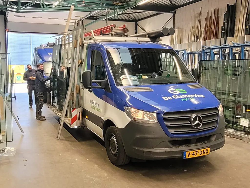 De Glasservice Express bus